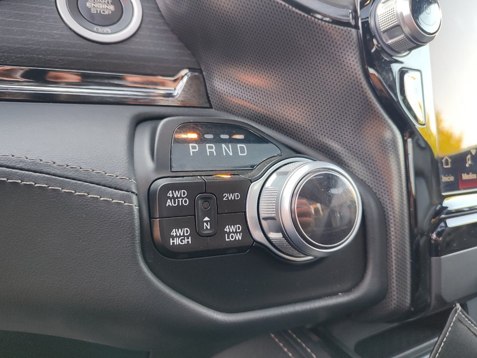 RAM 1500 LIMITED 5.7 CREW CAB 4X4 2022 - Imagen 14 de 15