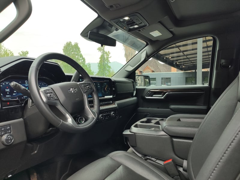Chevrolet SILVERADO LT TRAILBOSS 5.3 4X4 2023 - Imagen 10 de 17