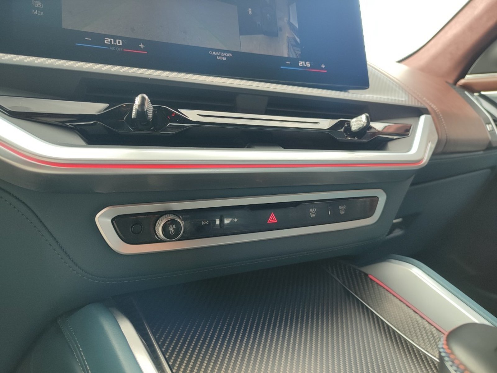 BMW XM 4.4 V8 HYBRID TWINPOWER TURBO 2024 - Imagen 16 de 19