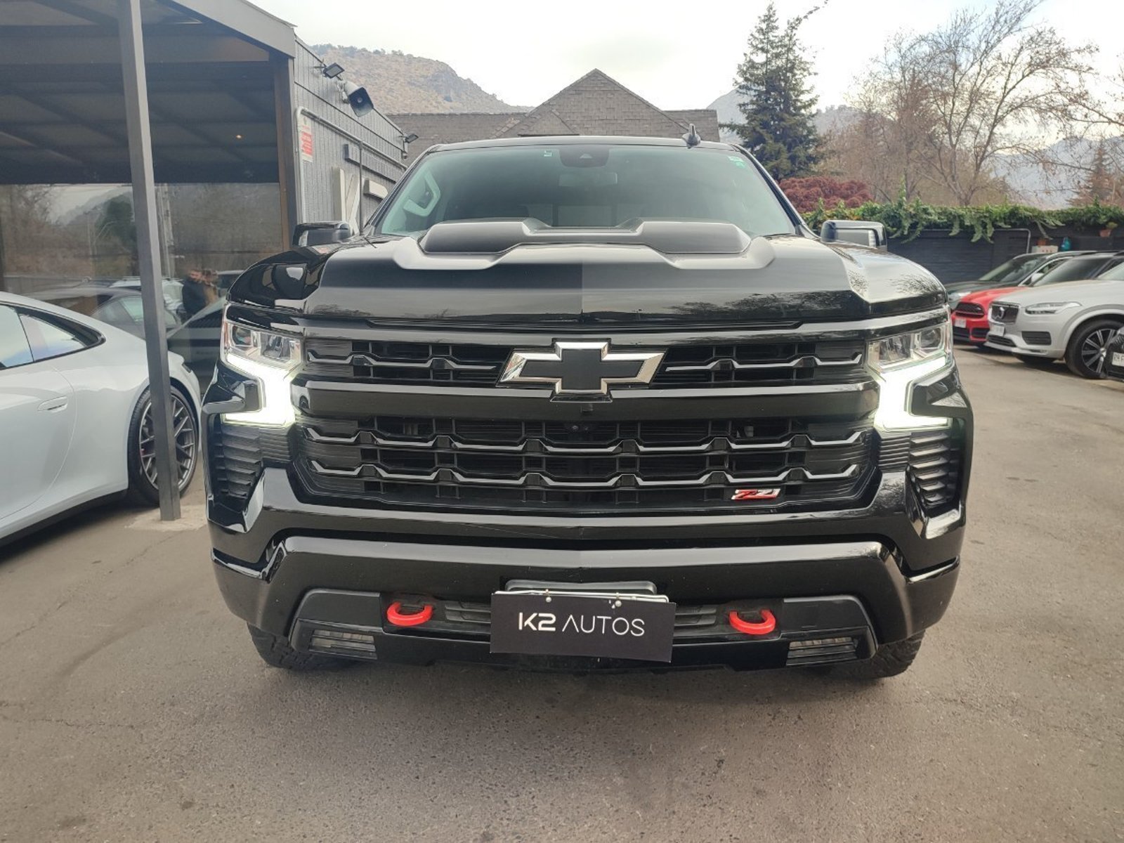Chevrolet SILVERADO TRAIL BOSS Z71 5.3 4X4 2023 - Foto 2 de 16
