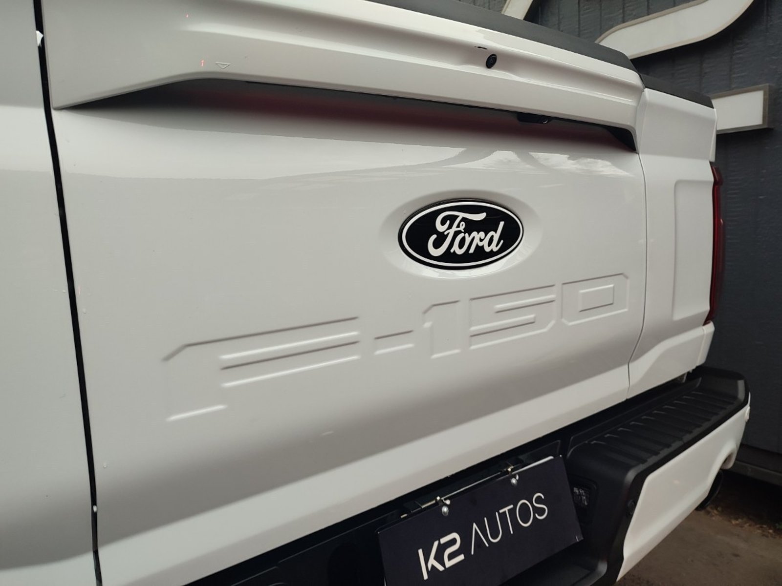 Ford F-150 LARIAT BLACK 5.0 V8 4X4 2025 - Imagen 9 de 18