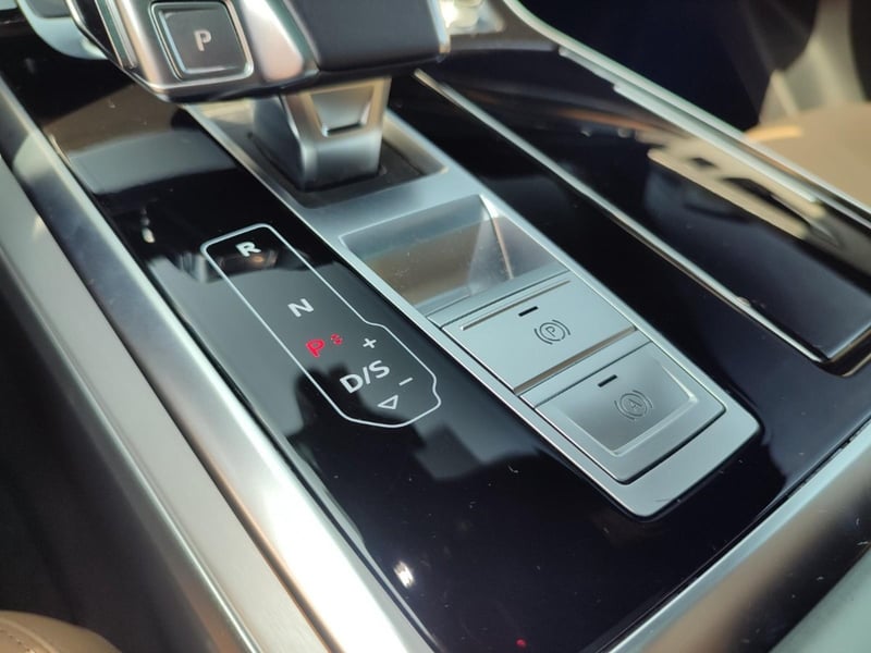 Audi Q8 55 TFSI QUATTRO 3.0 STRONIC 2025 - Imagen 15 de 18