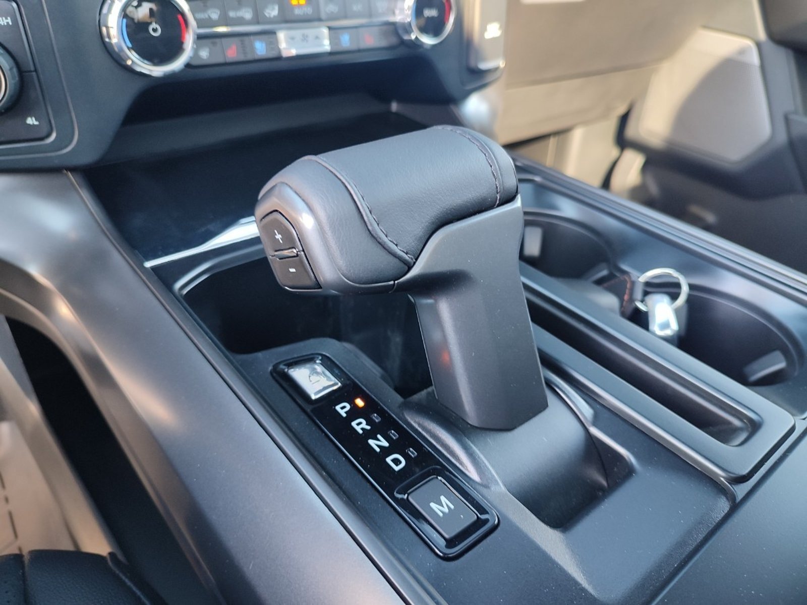 FORD F-150 LARIAT BLACK 5.0 V8 4X4 2026 - Imagen 15 de 19