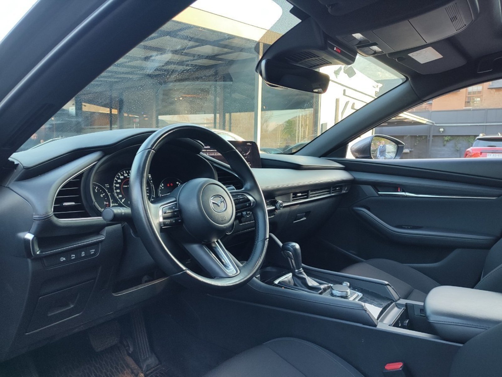 Mazda 3 SPORT HB 2.0 CORE AT 2024 - Imagen 9 de 17