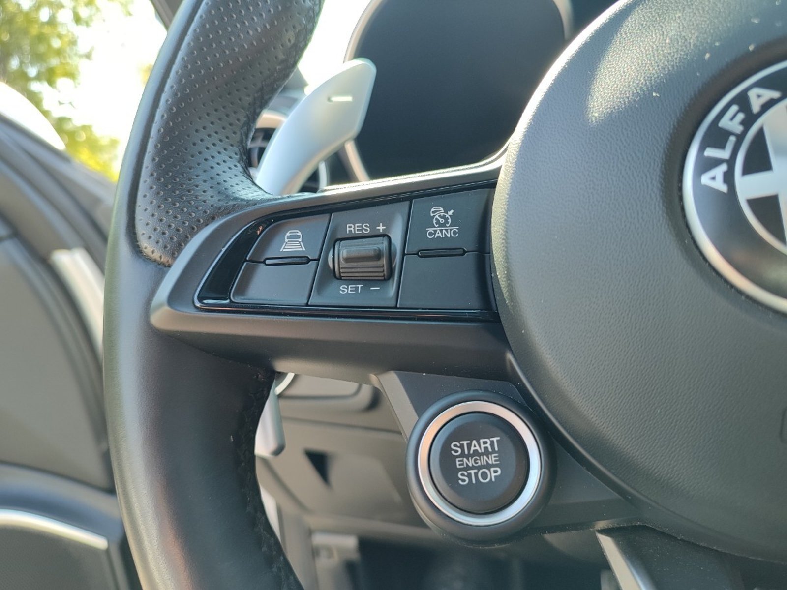 Alfa Romeo GIULIA VELOCE 2.0 TURBO 280 HP 2022 - Imagen 17 de 18
