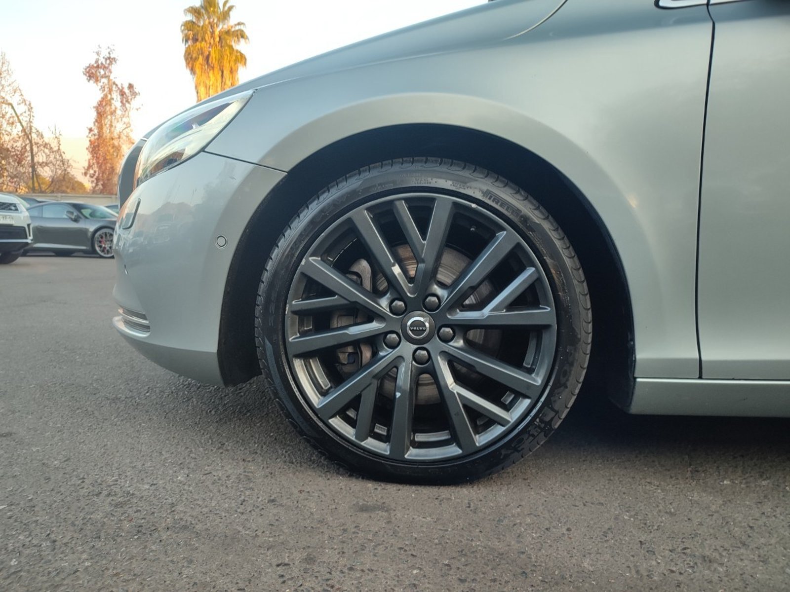 VOLVO V40 T5 2.0 INSCRIPTION AT 2019 - Foto 4 de 17
