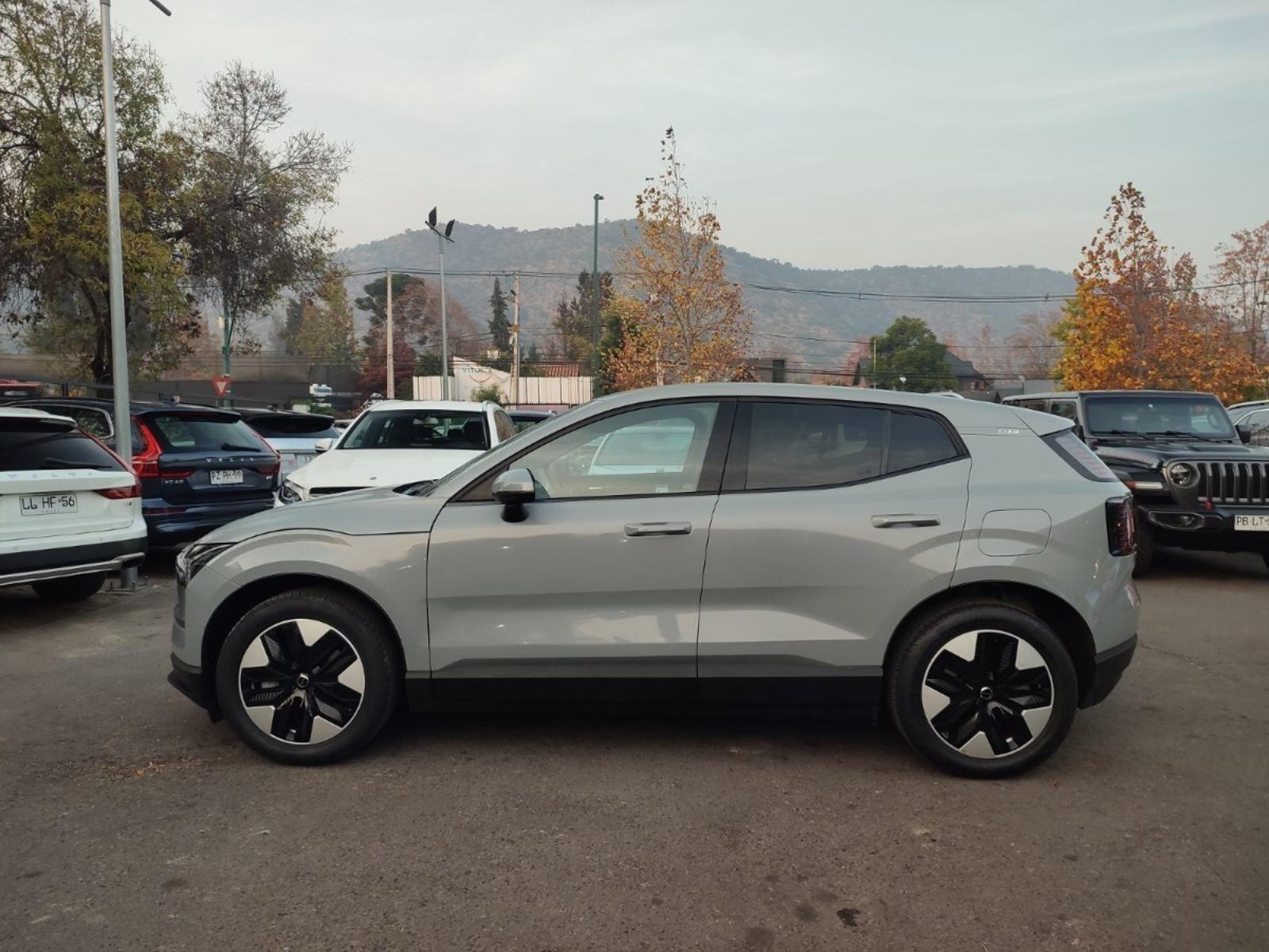 Volvo EX30 CORE E40 BEV AT 2025 - Foto 4 de 17