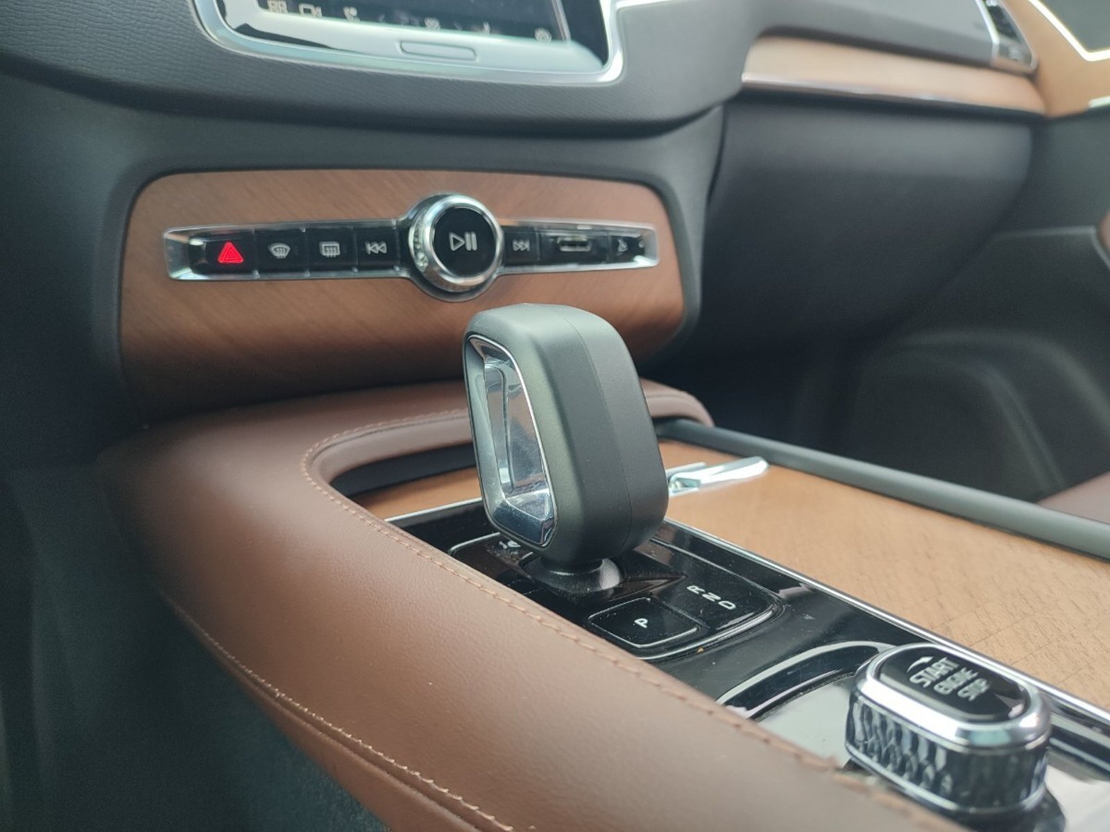 Volvo XC90 II B6 PLUS 2.0 4WD 2024 - Imagen 14 de 17