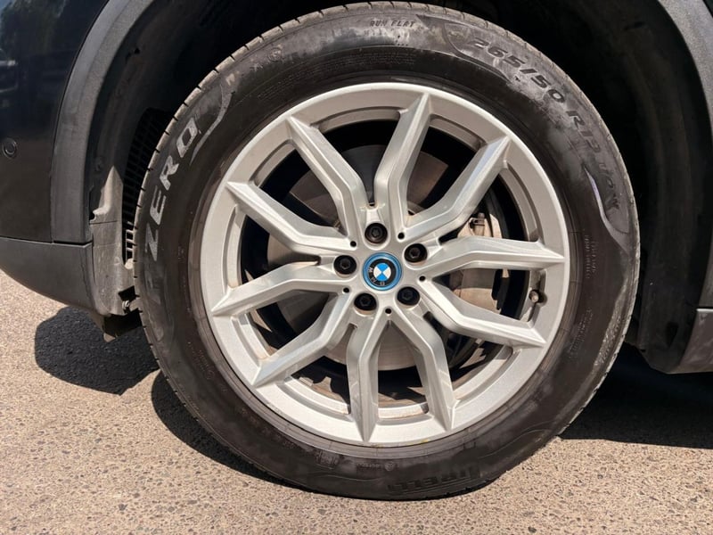 BMW X5 XDRIVE45E URBAN 3.0 AUT 2022 - Imagen 9 de 17