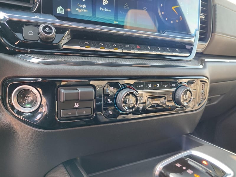 Chevrolet SILVERADO ZR2 6.2L 4WD 2023 - Imagen 13 de 17