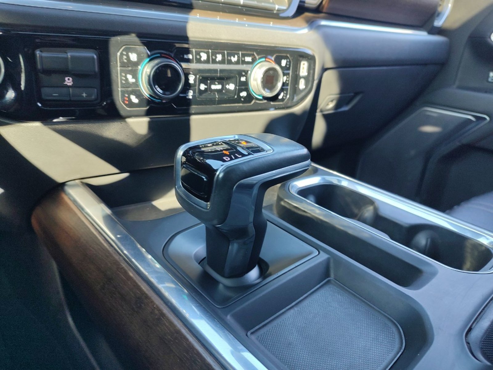 CHEVROLET SILVERADO HIGH COUNTRY 3.0 DT 4WD 2023 - Imagen 14 de 17
