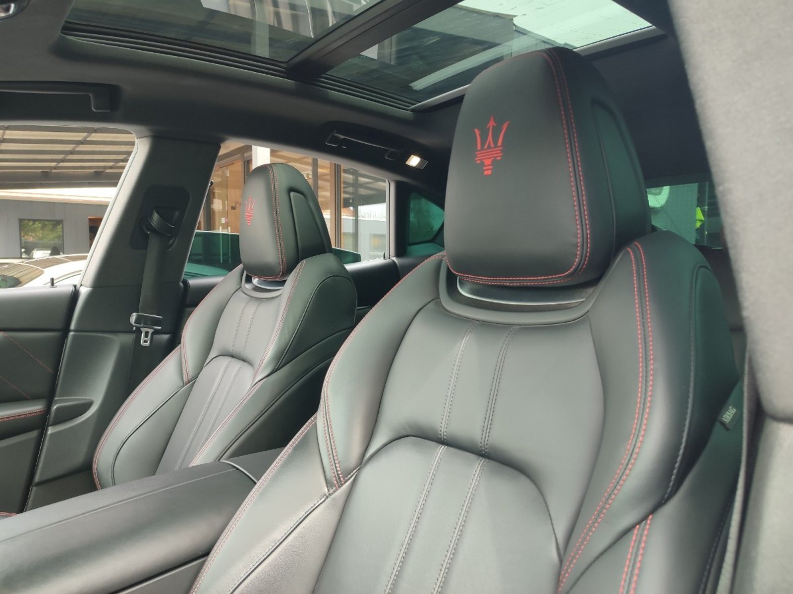 Maserati LEVANTE GRANSPORT 3.0 Q4 AT 2021 - Imagen 13 de 18