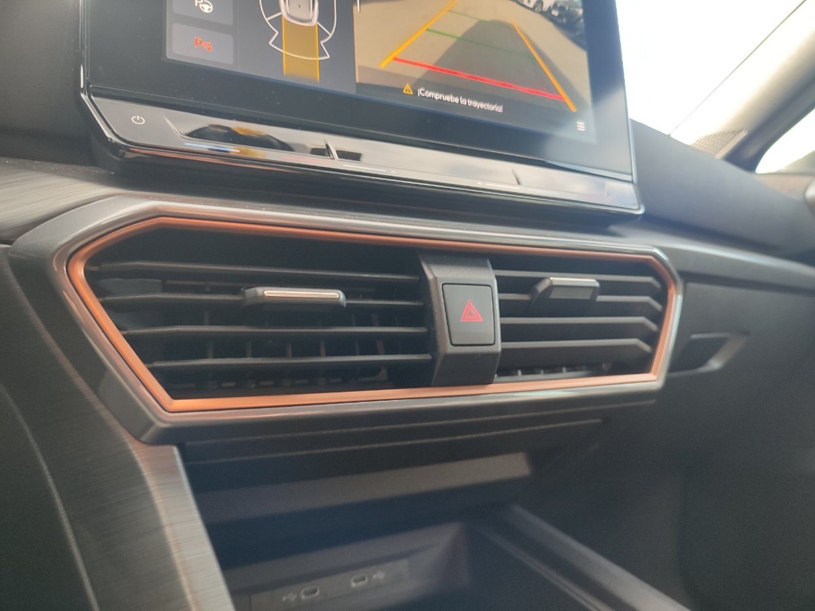 CUPRA FORMENTOR 2.0 DSG 190 HP 2024 - Imagen 17 de 17