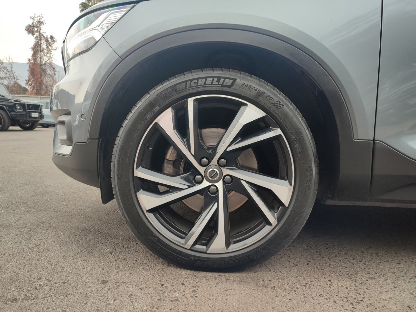 VOLVO XC40 T5 R-DESIGN PLUS 2.0 AWD 2019 - Foto 4 de 18