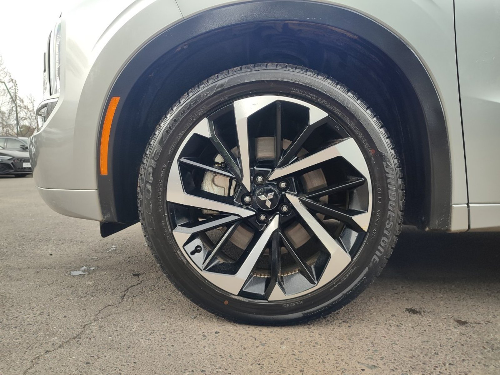 Mitsubishi OUTLANDER GLS LIMITED 2.4 PHEV 4X4 2026 - Imagen 4 de 19