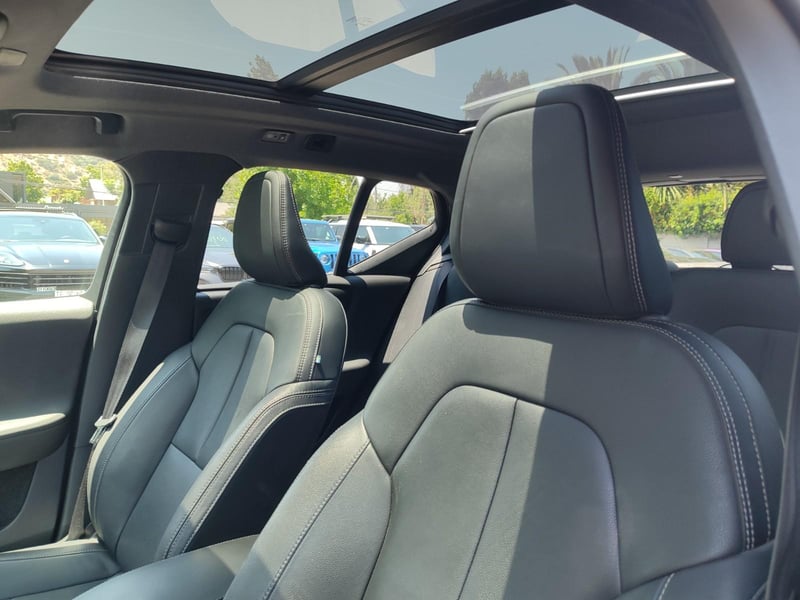 Volvo XC40 T5 MOMENTUM PLUS 4WD 2.0 2019 - Imagen 14 de 17