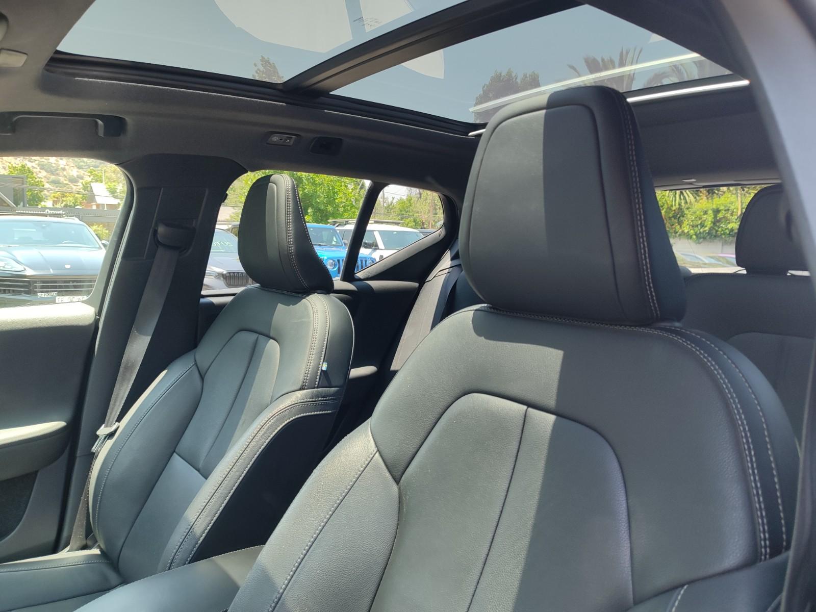 VOLVO XC40 T5 MOMENTUM PLUS 4WD 2.0 2019 - Imagen 14 de 17