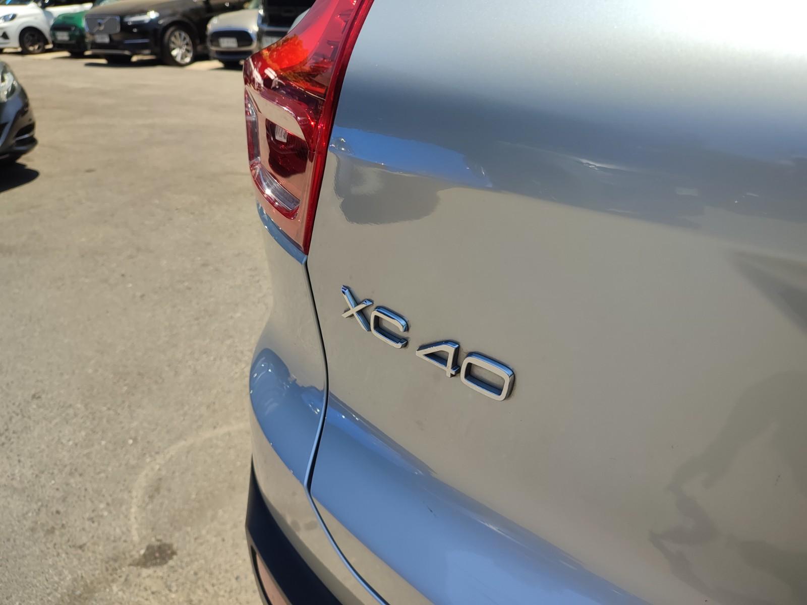 VOLVO XC40 T5 MOMENTUM PLUS 4WD 2.0 2019 - Imagen 8 de 17