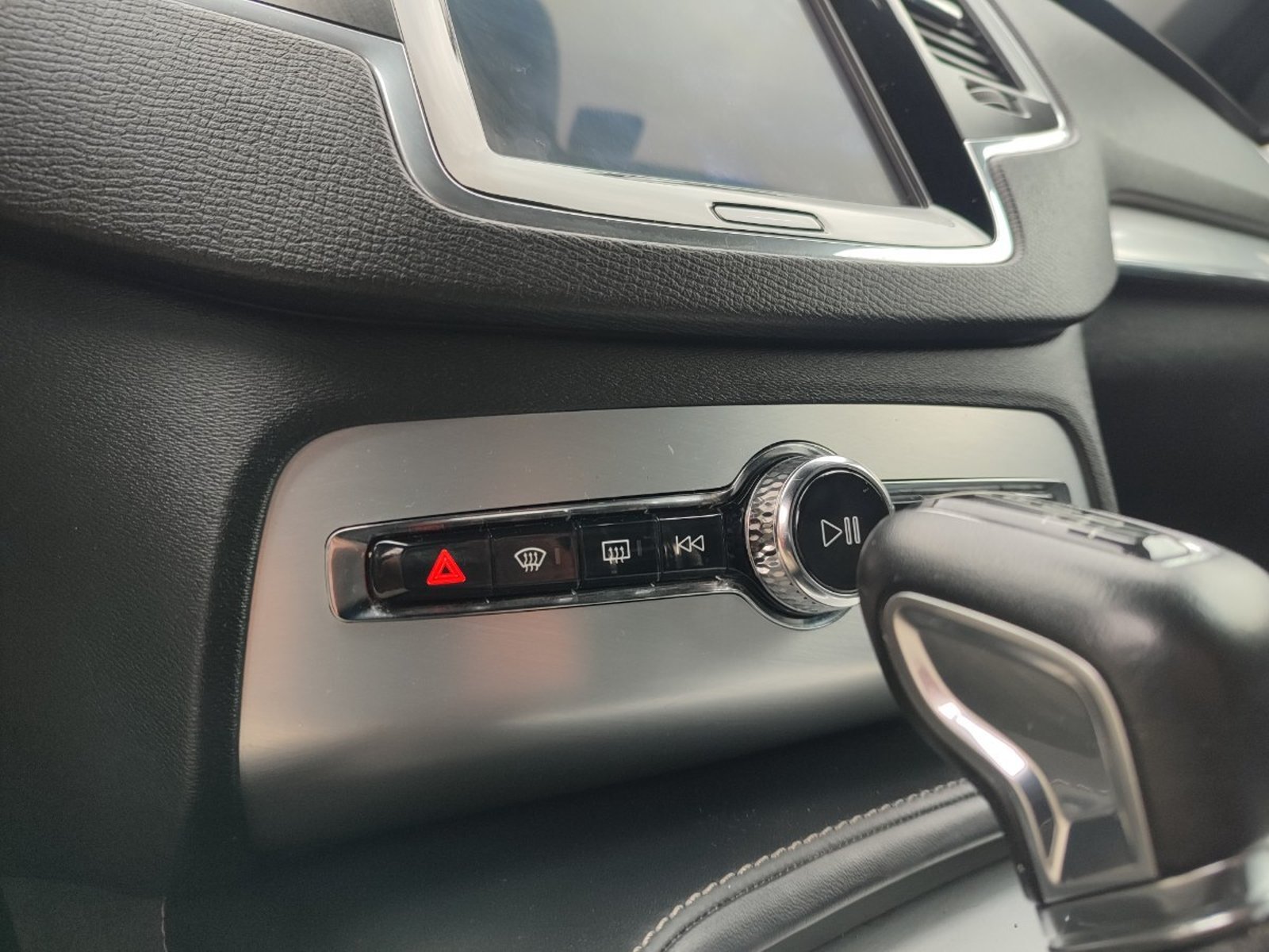 Volvo XC90 D5 MOMENTUM 2.0 4WD 2019 - Imagen 16 de 18