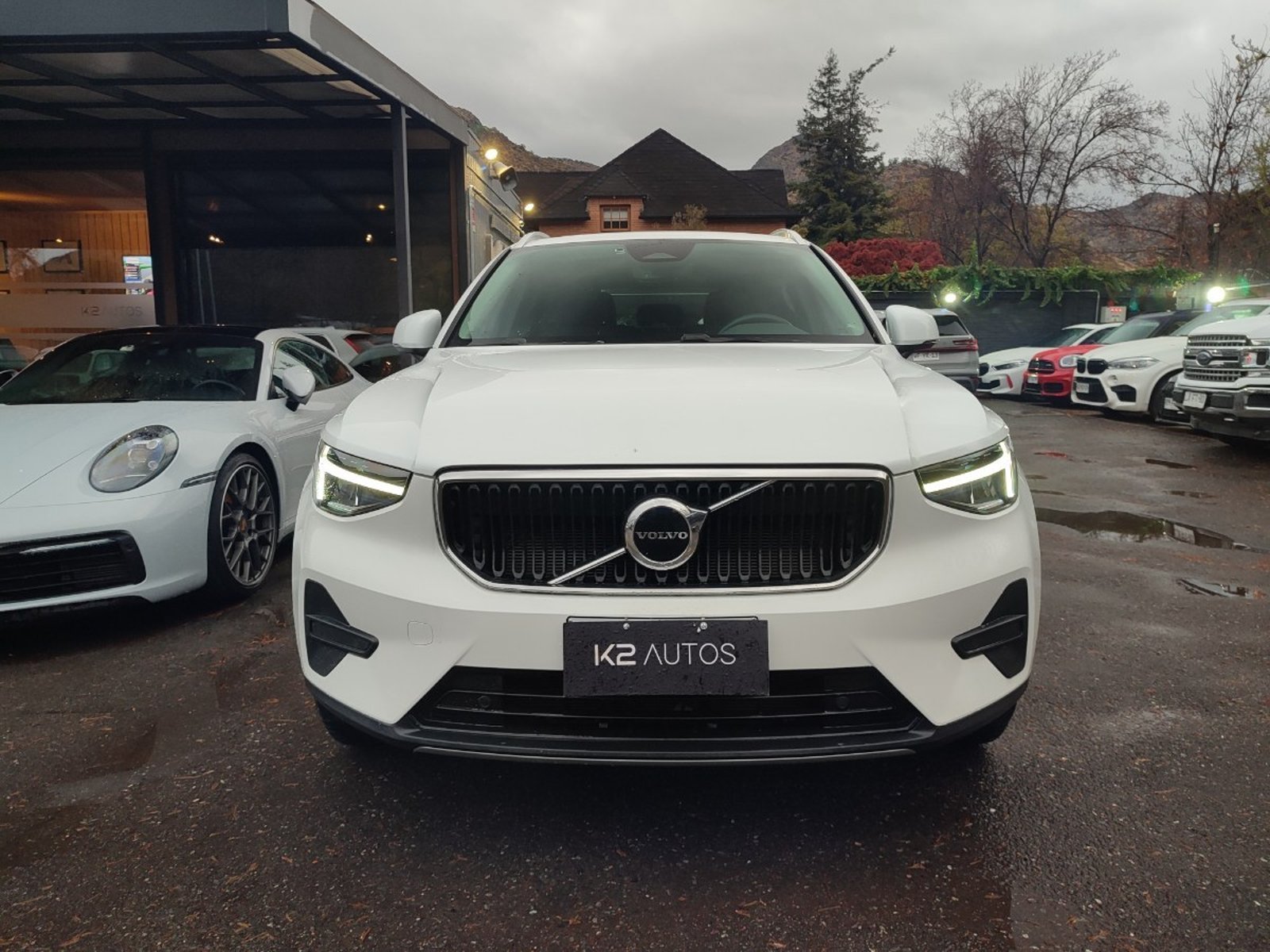 Volvo XC40 B4 PLUS 2.0 MHEV 2024 - Foto 2 de 17