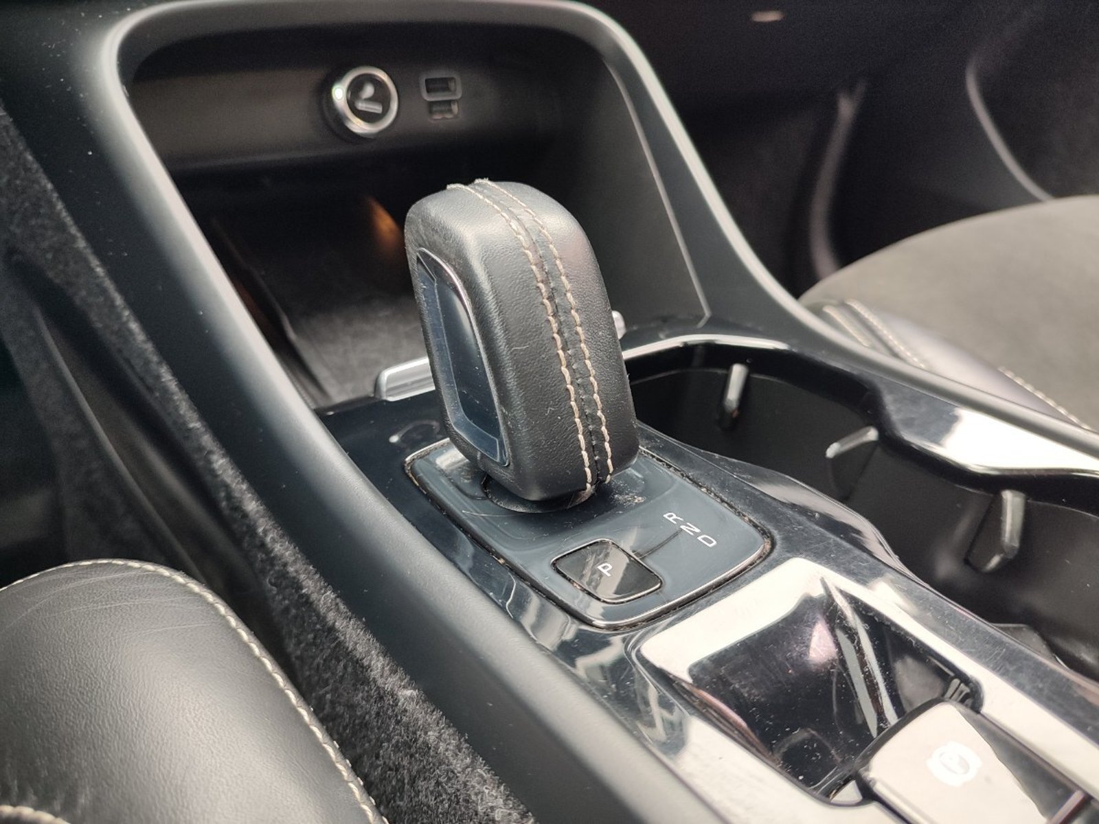 VOLVO XC40 T5 R-DESIGN PLUS 2.0 AWD 2019 - Imagen 14 de 18