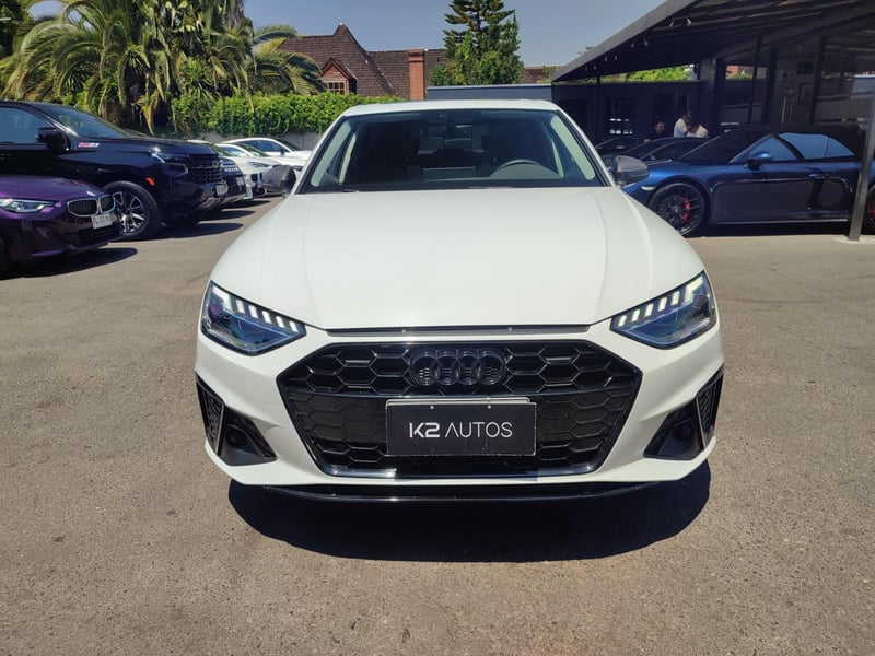 Audi A4 35 TFSI 2.0 DARK EDITION 2024 - Imagen 3 de 16
