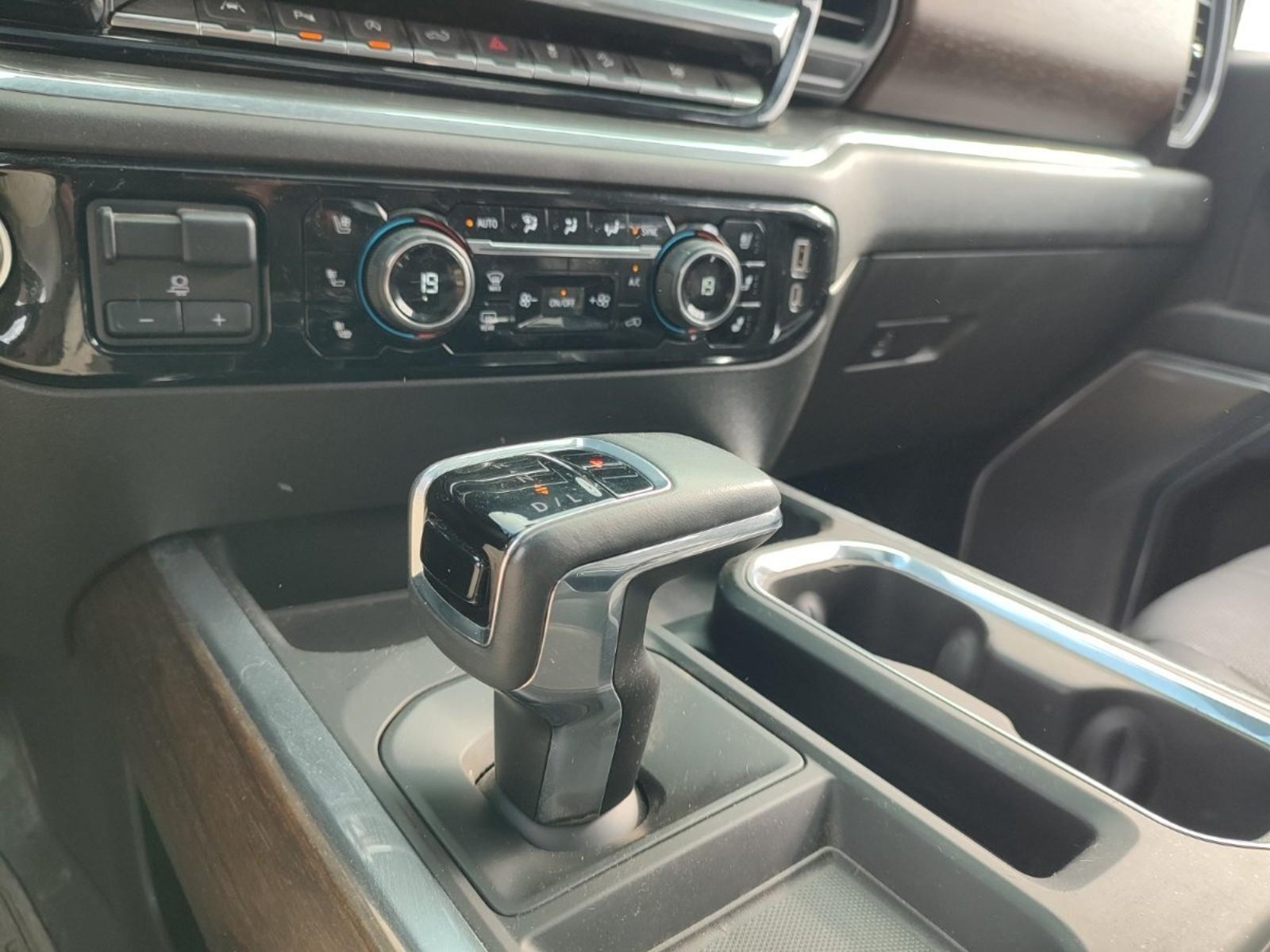 Chevrolet SILVERADO HIGH COUNTRY 3.0 DT 4WD 2024 - Imagen 14 de 16