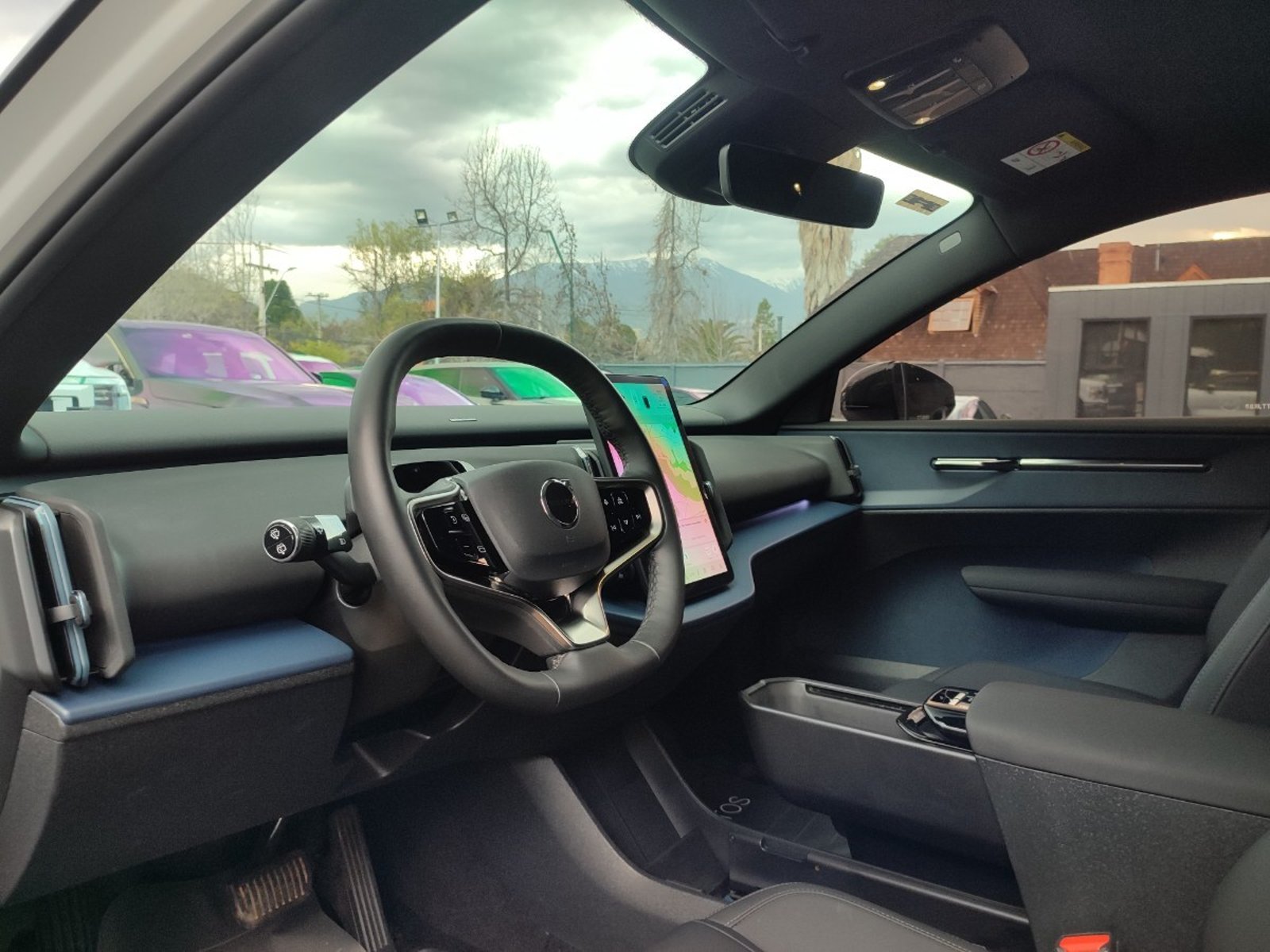 Volvo EX30 PLUS E60 BEV 69 KWH 2025 - Imagen 9 de 15