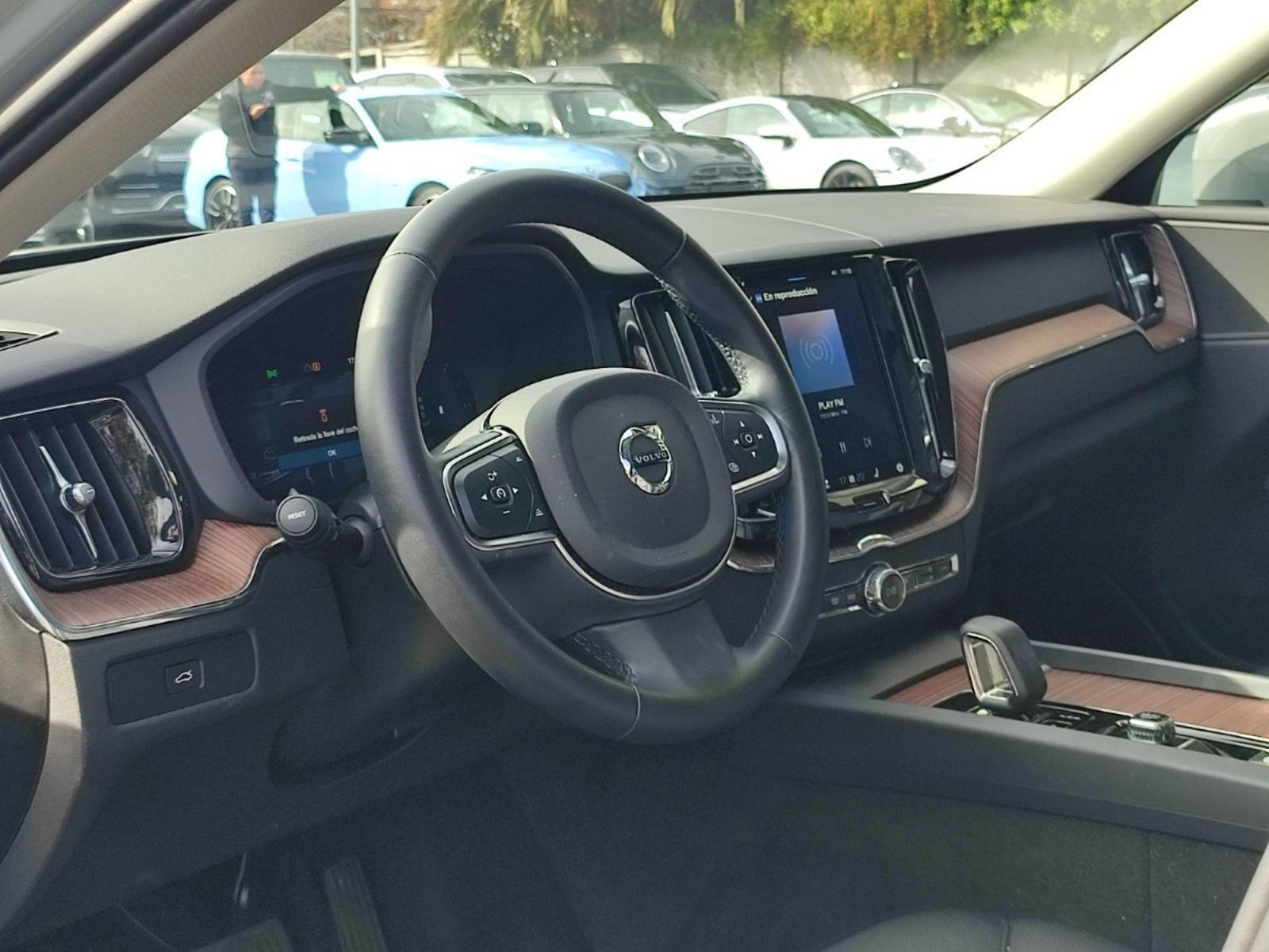 Volvo XC60 II B5 PLUS 4X4 2.0 2025 - Imagen 11 de 18