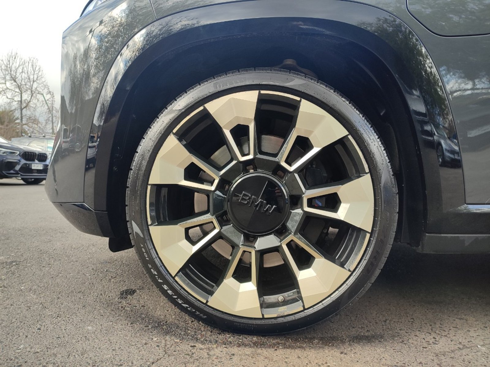 BMW XM 4.4 V8 HYBRID TWINPOWER TURBO 2024 - Foto 4 de 19