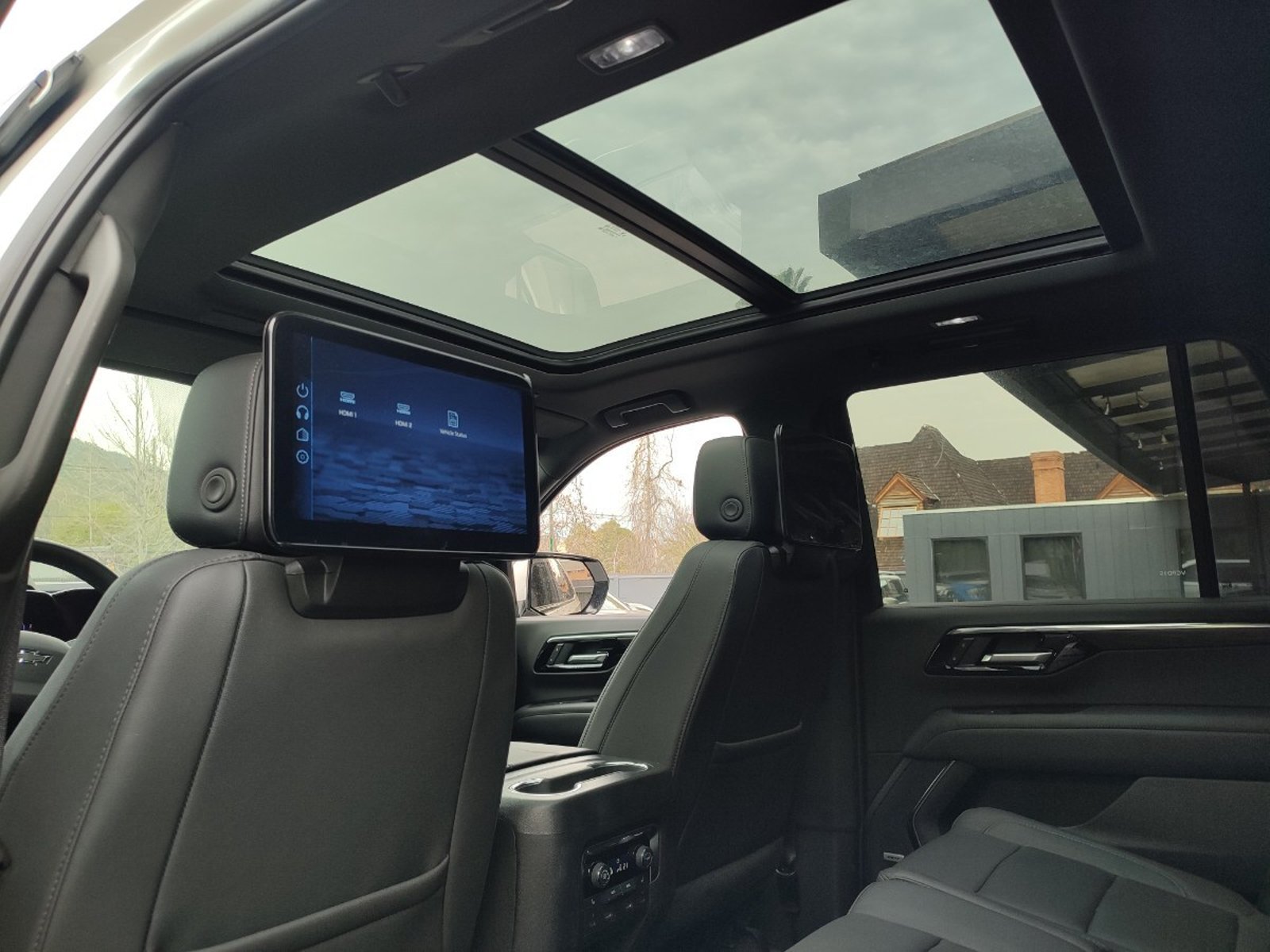 Chevrolet TAHOE Z71 5.3 4WD 2025 - Imagen 9 de 16