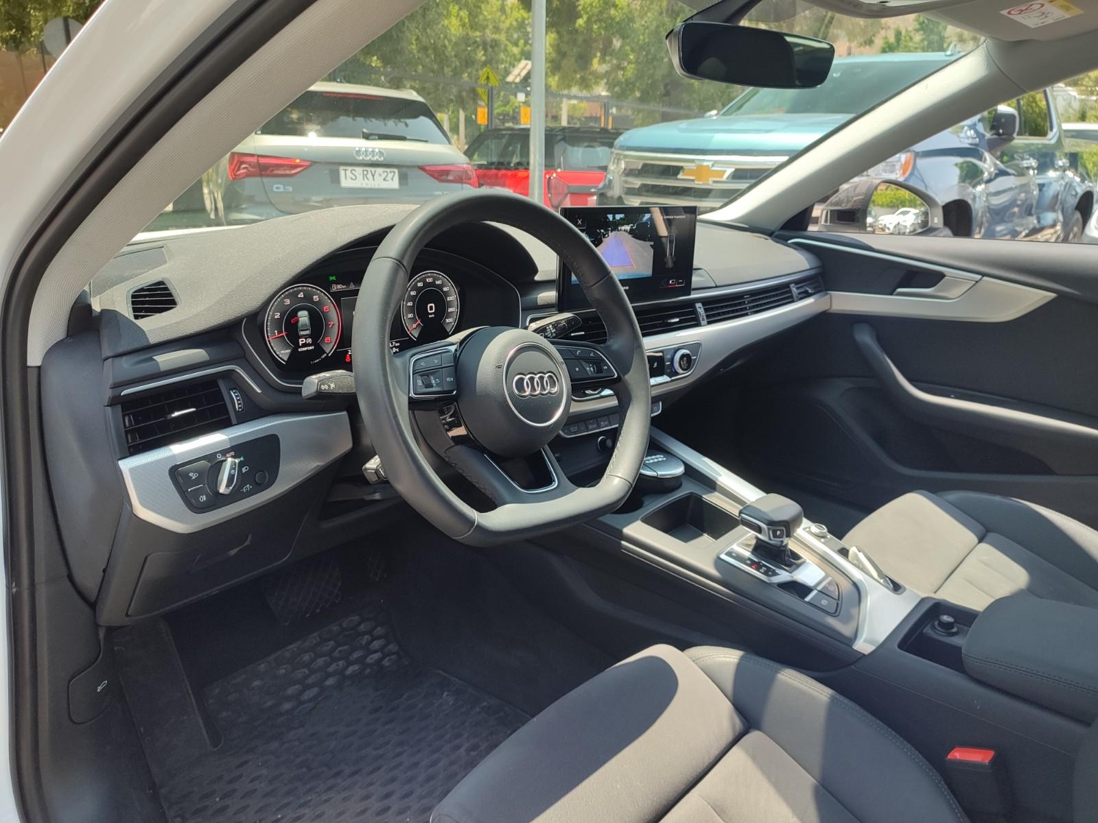 AUDI A4 35 TFSI 2.0 DARK EDITION 2024 - Imagen 9 de 16