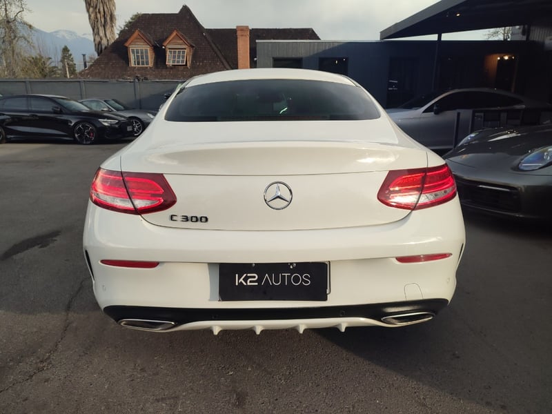 Mercedes-Benz C300 COUPE 2.0 AT 2017 - Imagen 7 de 16