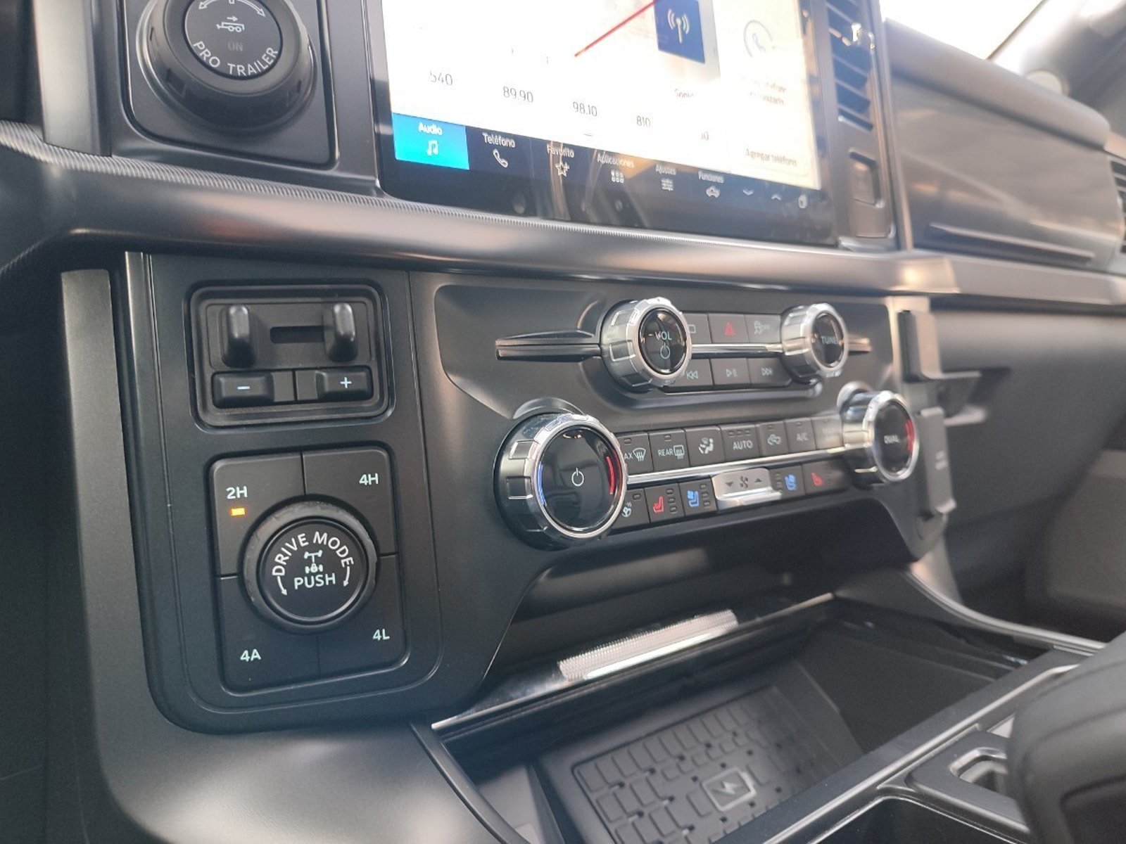 Ford F-150 LARIAT BLACK 5.0 V8 4X4 2026 - Imagen 12 de 14
