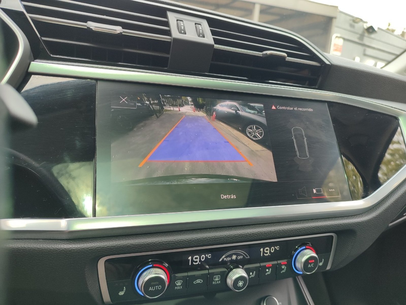 AUDI Q3 SPORT 35 TSFI 1.4T STRONIC 2025 - Imagen 17 de 18