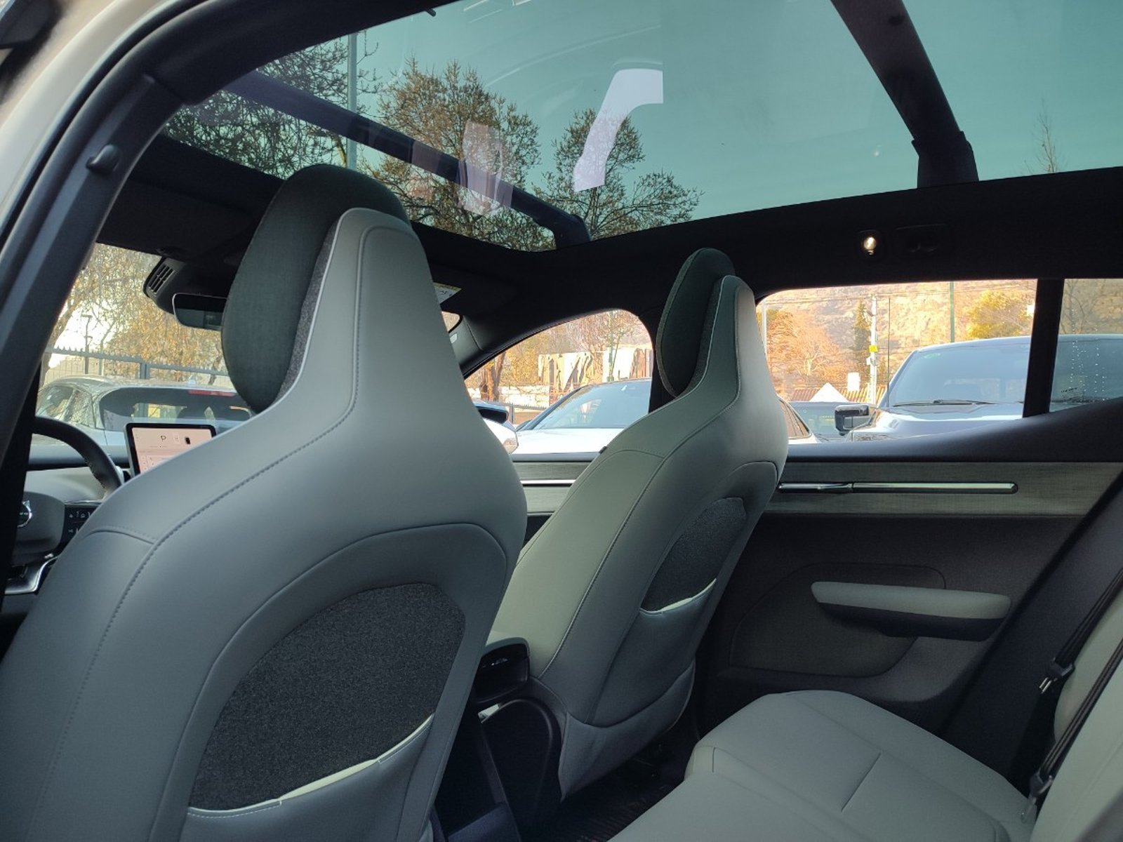 VOLVO EX30 ULTRA E60 BEV 69 KWH 2026 - Imagen 10 de 18