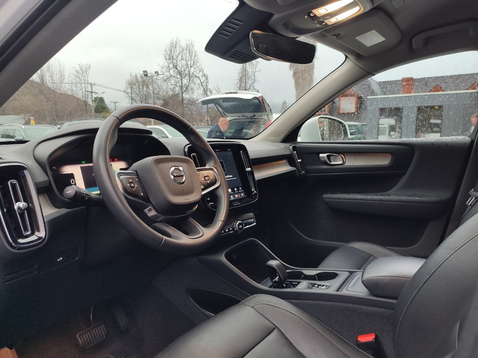 Volvo XC40 B4 PLUS 2.0 MHEV 2024 - Imagen 11 de 17