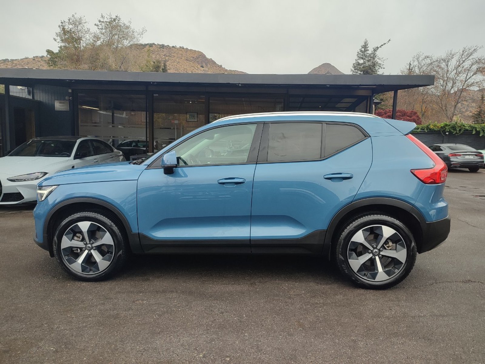 VOLVO XC40 B4 PLUS 2.0 MHEV 2024 - Imagen 5 de 17