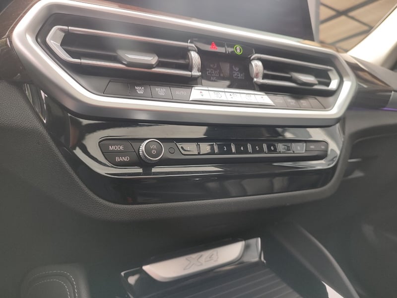 BMW X4 XDRIVE 20I HERITAGE LCI 2.0 2023 - Imagen 16 de 18