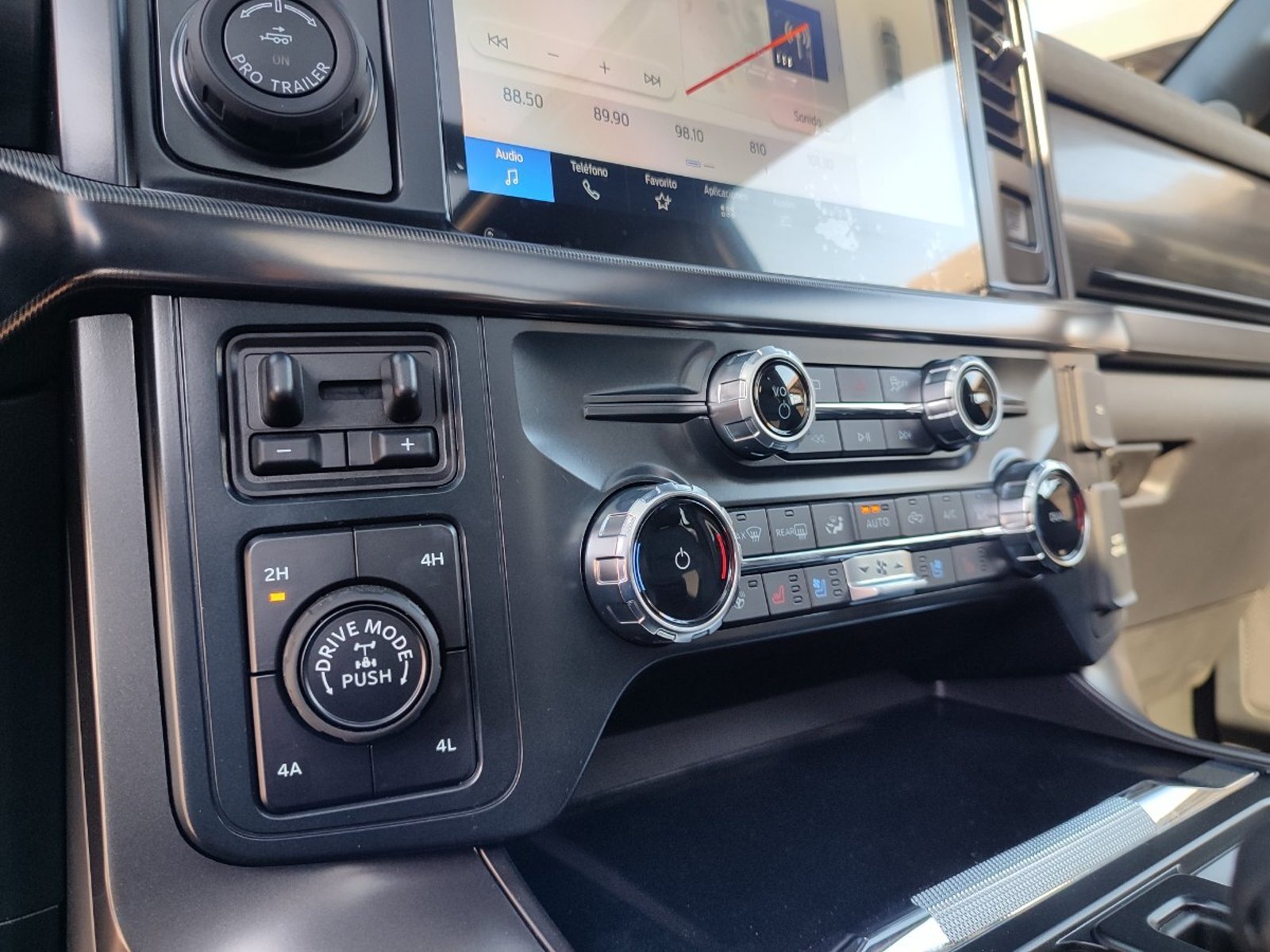 FORD F-150 LARIAT BLACK 5.0 V8 4X4 2026 - Imagen 16 de 19