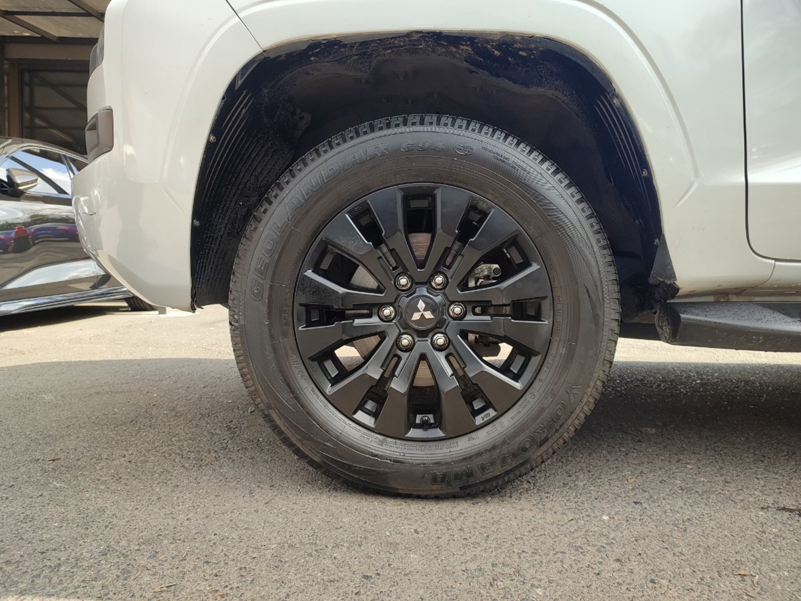 Mitsubishi L200 DAKAR XR 4X4 2.4 AT 2025 - Foto 4 de 18