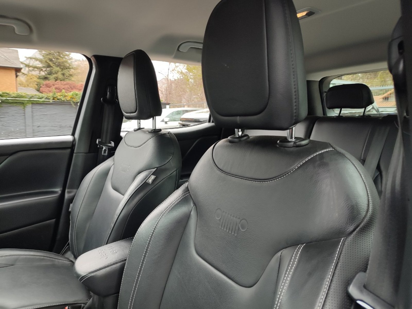 Jeep RENEGADE LONGITUDE 1.3T AT 2024 - Imagen 13 de 17