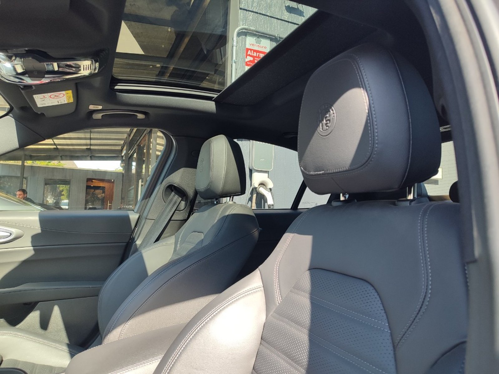 ALFA ROMEO GIULIA VELOCE 2.0 TURBO 280 HP 2025 - Imagen 13 de 19
