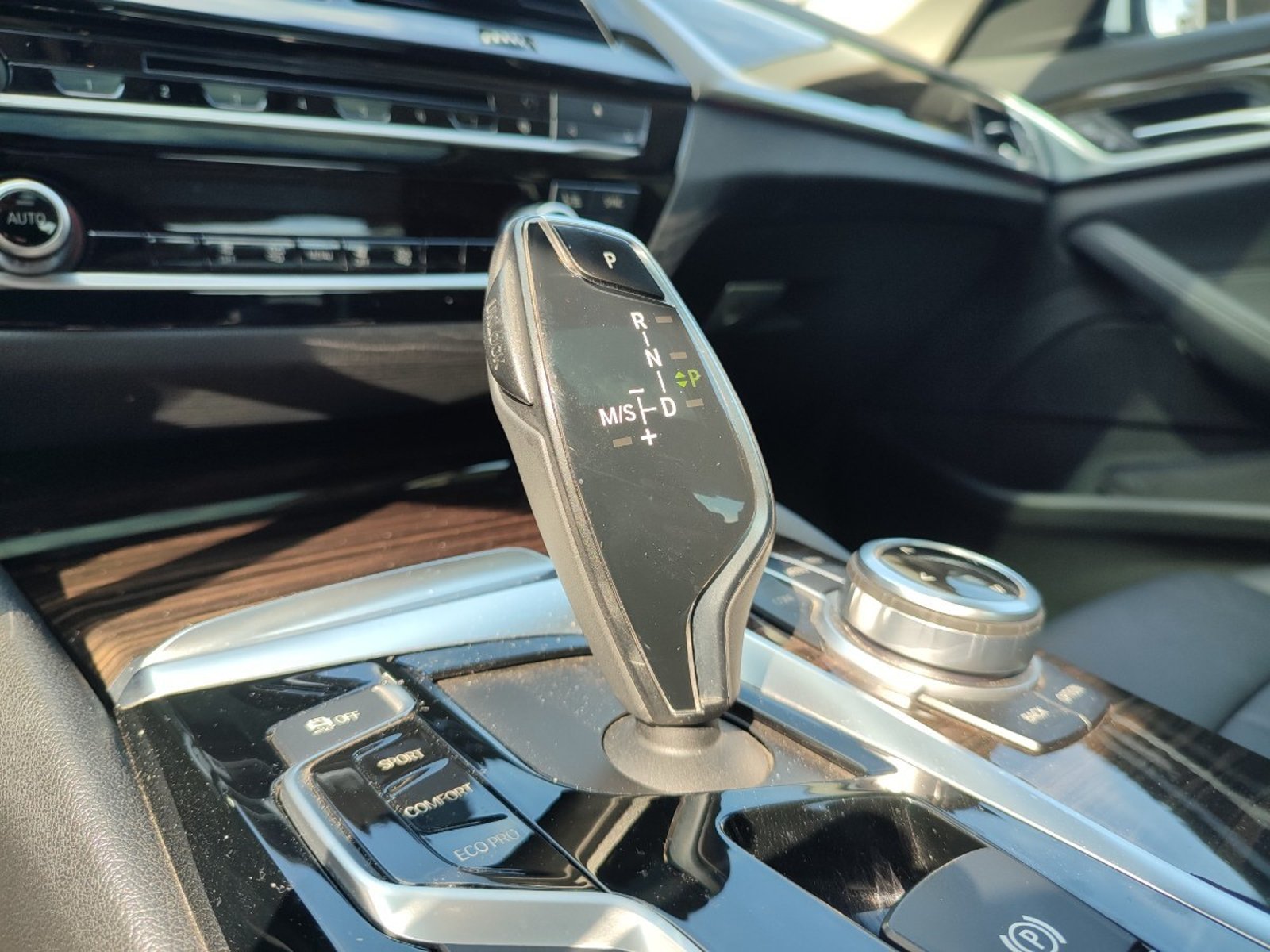 BMW 520I EXECUTIVE 2.0 AT 2018 - Imagen 13 de 17