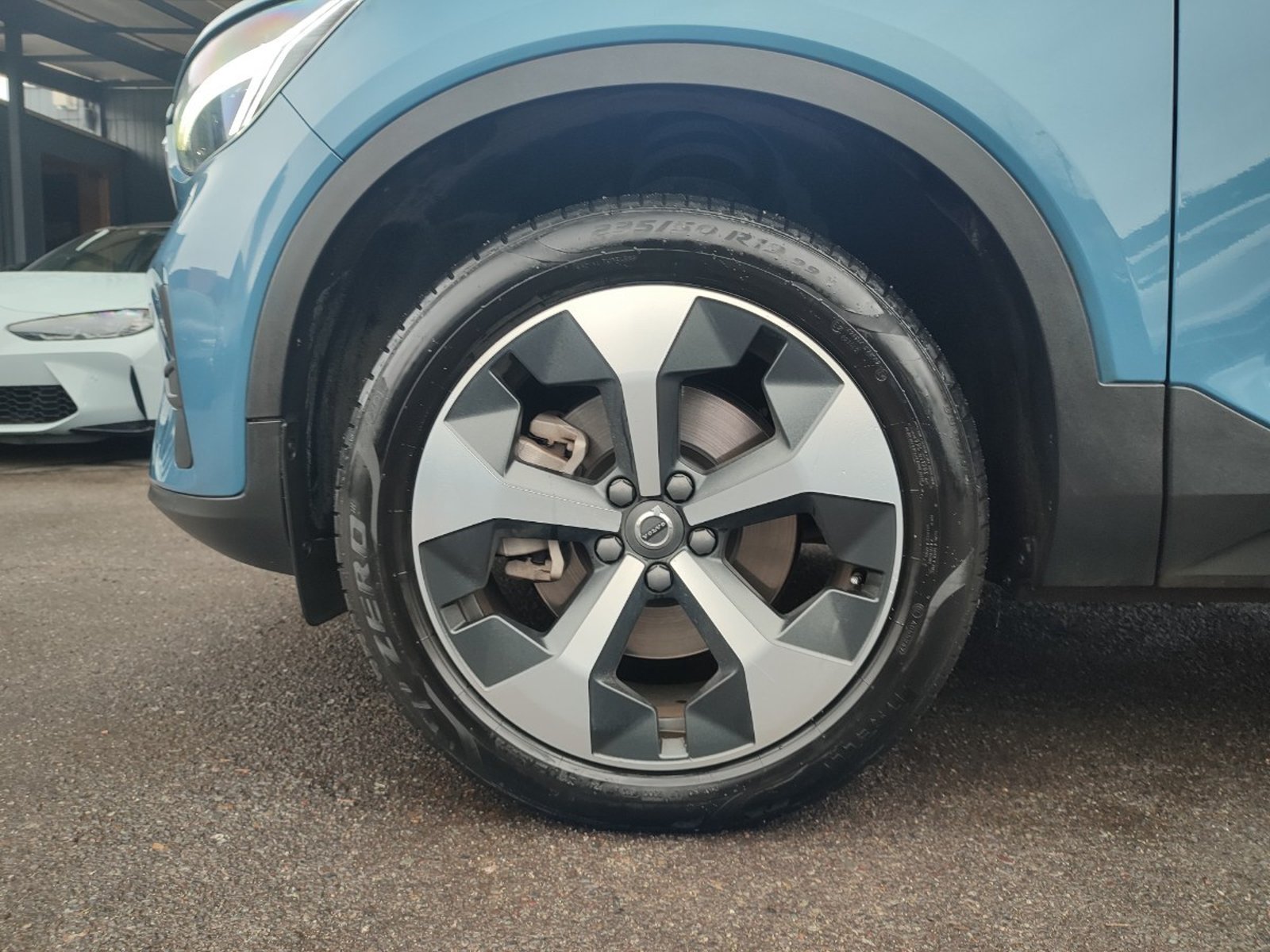 VOLVO XC40 B4 PLUS 2.0 MHEV 2024 - Imagen 4 de 17