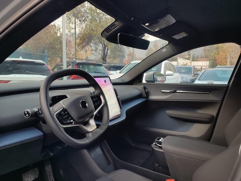 Volvo EX30 CORE E40 BEV AT 2025 - Imagen 9 de 17