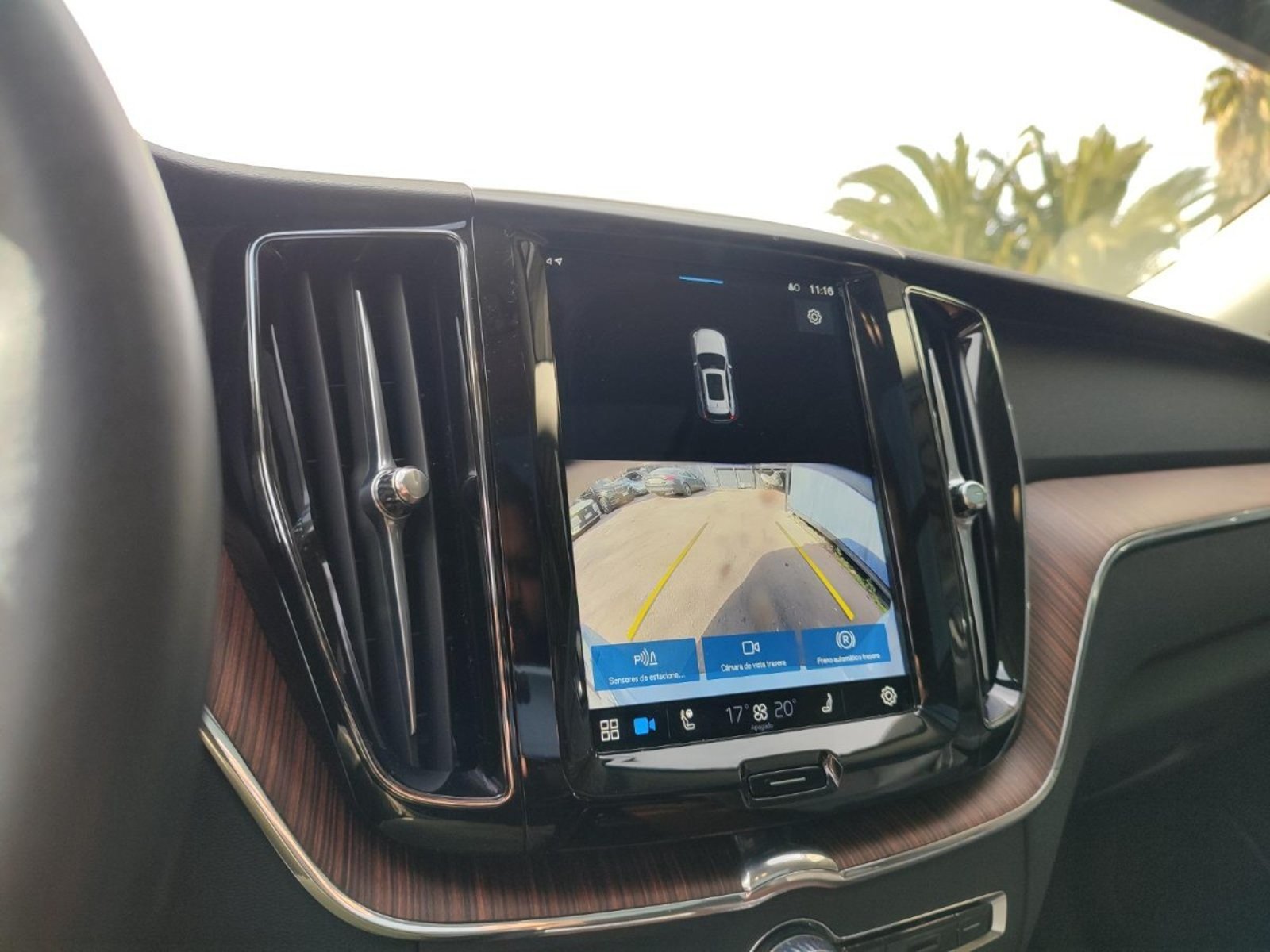 Volvo XC60 II B5 PLUS 4X4 2.0 2025 - Imagen 12 de 18