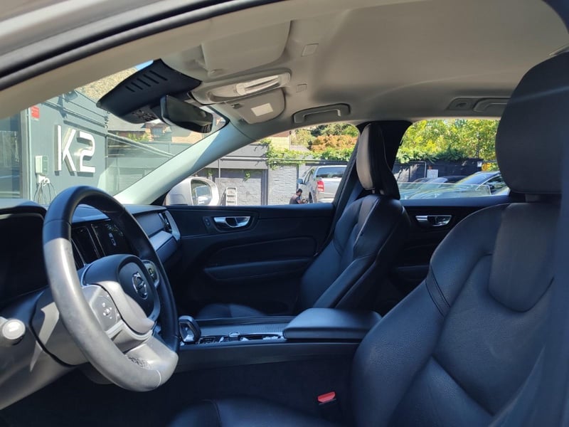 Volvo XC60 B5 II MOMENTUM 4WD 2022 - Imagen 10 de 15