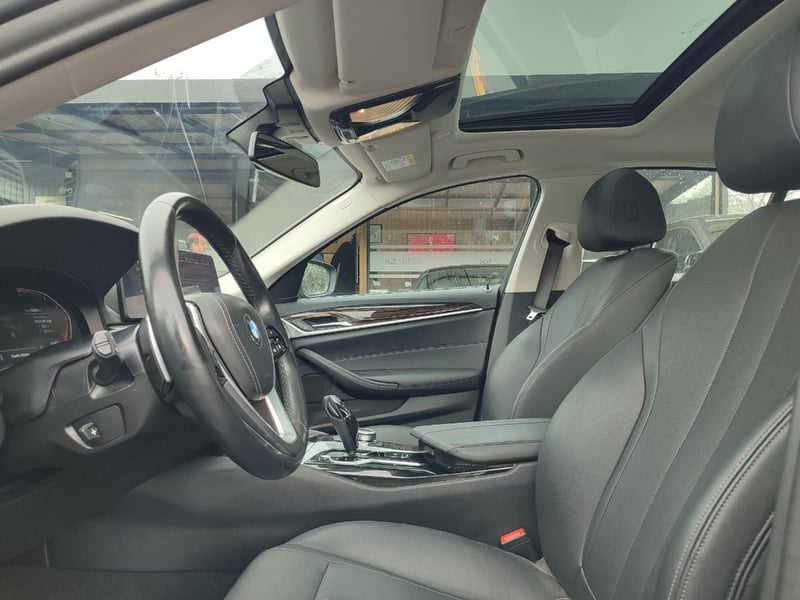 BMW 520D HERITAGE 2.0 AT 2022 - Imagen 9 de 15