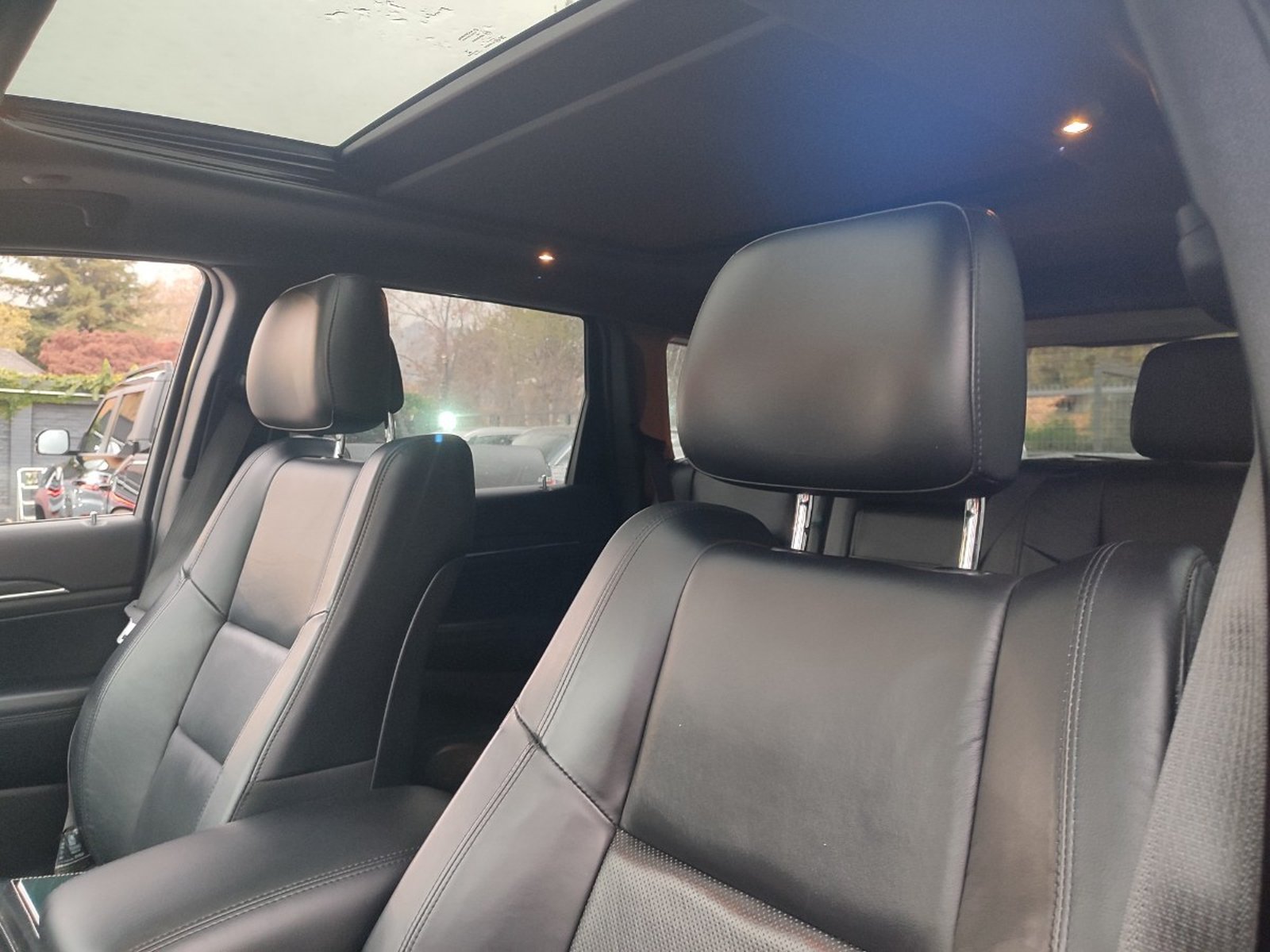 JEEP GRAND CHEROKEE LIMITED LX 3.6 4X4 2021 - Imagen 13 de 18
